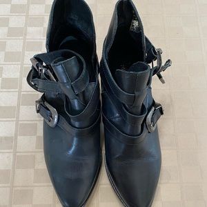 Women's Musse & Cloud Ankle Boots Sz 6 Black 2.5” Block Heel Silver Buckles.